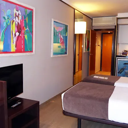 Estela Barcelona סיטגס