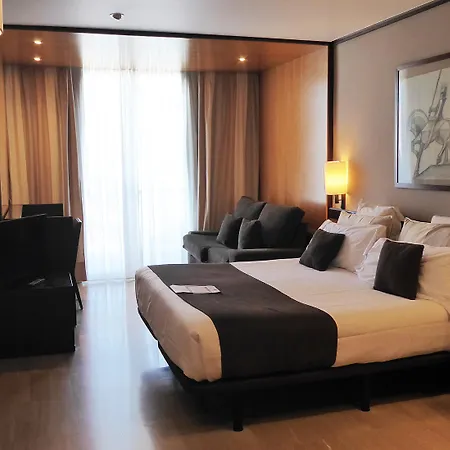 Estela Barcelona מלון 4*