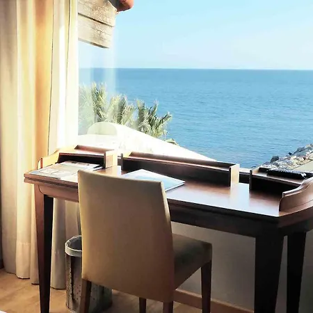 Estela Barcelona 4* Σίτζες