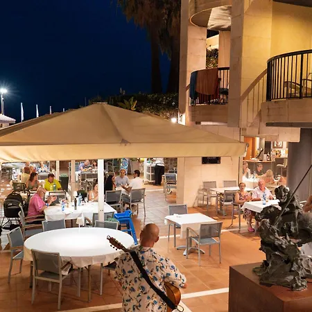 Estela Barcelona 4* סיטגס