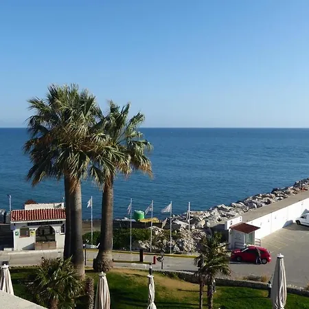 巴塞罗那埃斯特拉酒店 4* 锡切斯