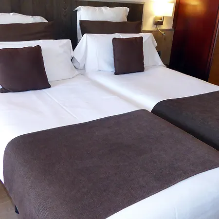 Estela Barcelona 4* Σίτζες