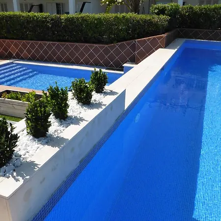 Estela Barcelona 4* 시체스