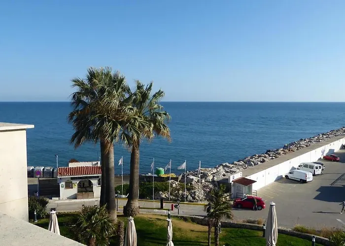 Estela Barcelona 4* סיטגס