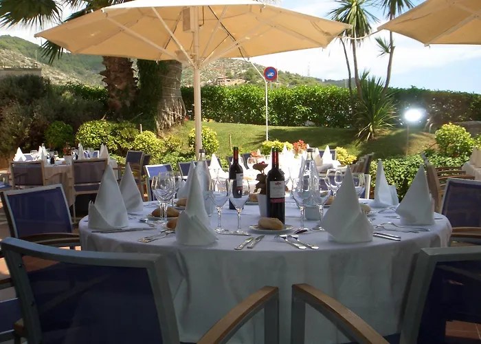 Estela Barcelona 4* סיטגס