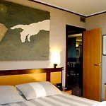 Estela Barcelona Hotell 4*